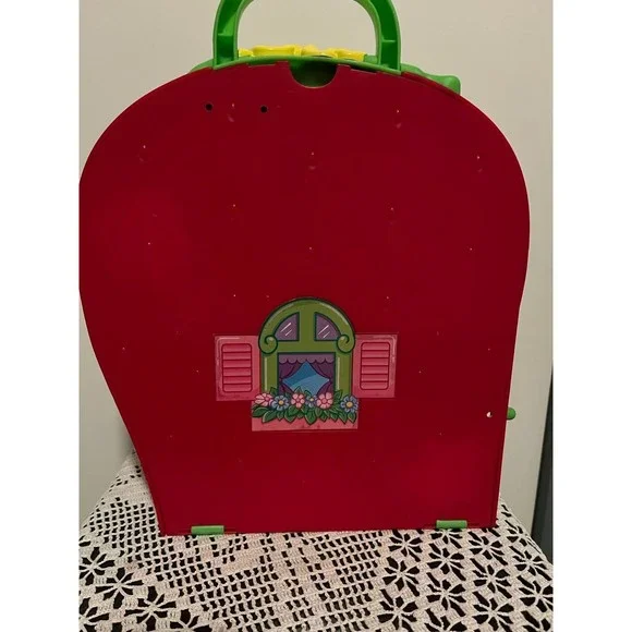 2015 Strawberry Shortcake Berry Happy Home - Picture 2 of 5